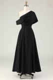 Vestido de la madre de la novia de satén negro con bolsillos