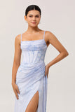 Vestido largo de dama de honor ajustado con tirantes de espagueti floral azul con abertura