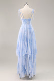 Vestido largo de dama de honor floral azul de una línea con volantes