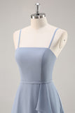 Vestido largo de dama de honor de gasa azul empolvado Una línea con volantes