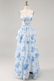 Vestido de dama de honor estampado en capas con flores azules blancas y azules con abertura