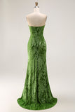 Vestido de dama de honor de terciopelo quemado con corsé sin tirantes burdeos con abertura