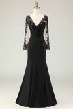 Vestido largo de sirena negra con cuello en V para la madre de la novia con apliques de encaje