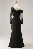 Vestido largo asimétrico negro de la madre de la novia con apliques de encaje