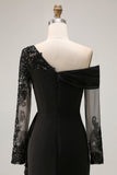 Vestido largo asimétrico negro de la madre de la novia con apliques de encaje
