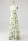 Vestido largo plisado de dama de honor con estampado de flores verdes
