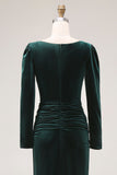 Vestido de trabajo midi de terciopelo verde oscuro con funda fruncida y manga larga