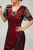 Conjunto de vestido negro rojo con lentejuelas con flecos de la década de 1920 con accesorios