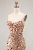 Vestido largo de baile sin tirantes con abertura de champán brillante