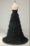 Vestido de dama de honor con volantes y volantes en línea A sin tirantes en verde claro con abertura