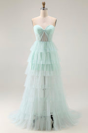 Vestido de dama de honor con volantes y volantes en línea A sin tirantes en verde claro con abertura