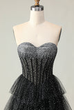 Vestido largo de fiesta con volantes y lunares en forma de corazón con corsé blanco y negro