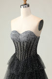 Vestido largo de fiesta con volantes y lunares en forma de corazón con corsé blanco y negro