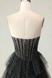 Vestido largo de fiesta con volantes y lunares en forma de corazón con corsé blanco y negro