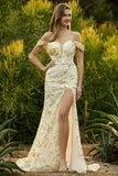 Vestido largo de baile de sirena con lentejuelas amarillas y hombros descubiertos