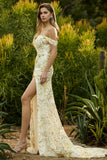 Vestido largo de baile de sirena con lentejuelas amarillas y hombros descubiertos