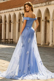 Vestido de sirena gris azul con hombros descubiertos y lentejuelas