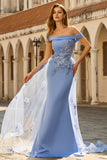 Vestido de sirena gris azul con hombros descubiertos y lentejuelas
