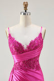 Vestido largo de fiesta fruncido con serpentina de sirena fucsia con abertura