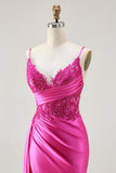 Vestido largo de fiesta fruncido con serpentina de sirena fucsia con abertura