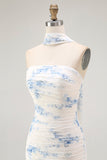 Vestido de invitada de boda de terciopelo sin tirantes con funda de flor azul blanca y quemada con abertura