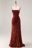 Vestido de dama de honor de terciopelo quemado con serpentina de sirena burdeos con abertura
