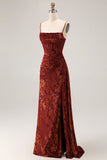 Vestido de dama de honor de terciopelo quemado con serpentina de sirena burdeos con abertura