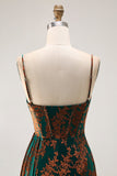 Vestido de dama de honor de terciopelo quemado con serpentina de sirena burdeos con abertura