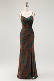 Vestido maxi de terciopelo con tirantes finos verde oscuro y abertura