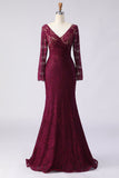 Vestido largo de madre de la novia con encaje cabernet con escote en V y escote en V