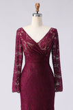 Vestido largo de madre de la novia con encaje cabernet con escote en V y escote en V