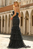 Vestido largo de baile de sirena de graduación con volantes negros blancos y con volantes y abertura