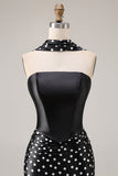 Vestido de baile de satén sirena con puntas negras y bufanda de cuello