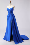 Vestido largo de satén de satén con sirena azul real y tirantes