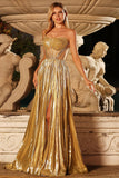 Vestido largo de graduación metálico dorado sin tirantes plisados con cuentas y corte largo
