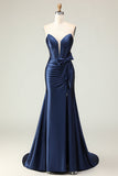 Vestido largo de fiesta con corsé de cuentas sin tirantes y sirena azul marino con lazo
