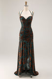 Vestido de dama de honor fruncido con corsé de terciopelo quemado y tirantes de espagueti verde oscuro