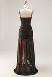 Vestido de dama de honor fruncido con corsé de terciopelo quemado y tirantes de espagueti verde oscuro