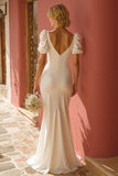 Vestido de novia blanco con cuello en V de sirena con abertura