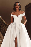 Vestido de novia blanco con hombros descubiertos y satén con abertura
