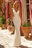Vestido de novia largo con cuello en V de sirena marfil con apliques