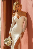 Vestido de novia sirena blanco con hombros descubiertos con abertura
