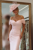 Vestido de Madre de la Novia con Hombros Descubiertos en Rosa Rubor con Apliques