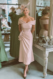 Vestido de la madre de la novia con hombros descubiertos en rosa rubor