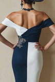 Vestido midi ajustado con hombros descubiertos en blanco y negro para madre de la novia con abertura