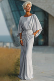 Vestido largo de la madre de la novia con cuello de barco plateado