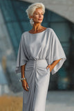 Vestido largo de la madre de la novia con cuello de barco plateado