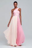 Vestido largo formal de gasa rosa con un hombro y pliegues
