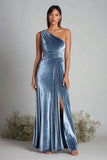Vestido formal de terciopelo azul polvoriento de un hombro con abertura