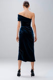 Vestido formal de terciopelo midi de un hombro azul marino con abertura
